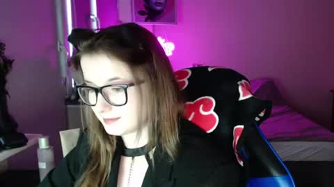 Snapshot of lunaxcherry chatting on June 9, 6:08 pm LunaXcherry online show from June 9, 6:08 pm