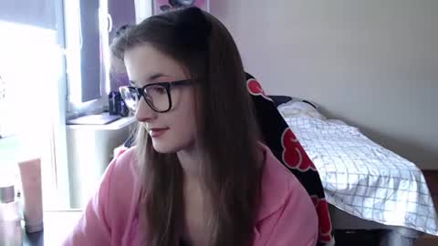 Snapshot of lunaxcherry chatting on June 14, 11:12 am LunaXcherry online show from June 14, 11:12 am