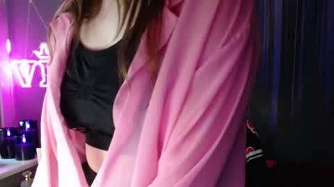Snapshot of lunaxcherry chatting on June 17, 6:20 pm LunaXcherry online show from June 17, 6:20 pm