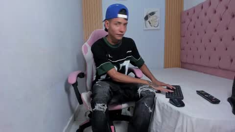 lunay_bigcock420 online show from October 30, 11:49 pm