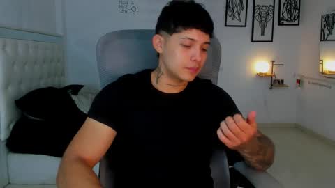 Snapshot of lunay_xtreemboy chatting on March 27, 11:59 pm Lunay online show from March 27, 11:59 pm