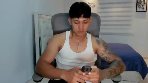 Snapshot of lunay_xtreemboy chatting on April 17, 11:30 pm Lunay online show from April 17, 11:30 pm