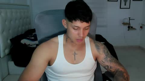 Snapshot of lunay_xtreemboy chatting on May 14, 12:06 am Lunay online show from May 14, 12:06 am