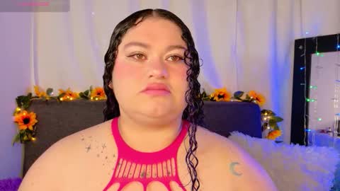 L U N I T A  online show from January 13, 3:34 am