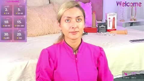 lunitadiva online show from November 27, 1:24 pm