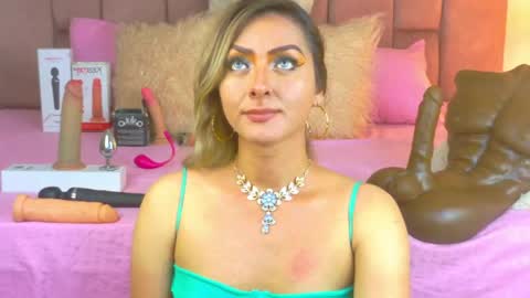 Snapshot of lunitadiva chatting on May 13, 4:15 pm lunitadiva online show from May 13, 4:15 pm
