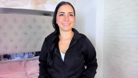lunna__tylor online show from November 16, 3:28 pm