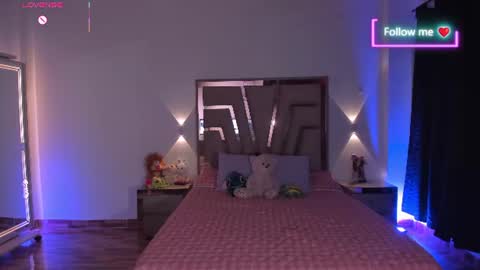 Snapshot of lunna_roosee chatting on June 17, 10:43 pm LUNA ROSE online show from June 17, 10:43 pm