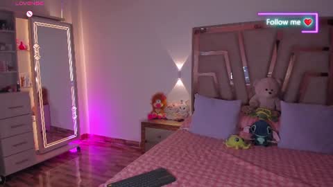 Snapshot of lunna_roosee chatting on June 20, 1:52 am LUNA ROSE online show from June 20, 1:52 am