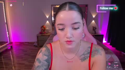 Snapshot of lunna_roosee chatting on June 25, 5:12 am LUNA ROSE online show from June 25, 5:12 am