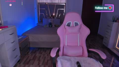 Snapshot of lunna_roosee chatting on July 8, 8:24 pm LUNA ROSE online show from July 8, 8:24 pm