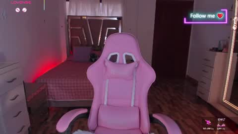 Snapshot of lunna_roosee chatting on July 16, 6:25 pm LUNA ROSE online show from July 16, 6:25 pm