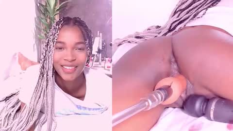 Snapshot of lunna_thomson chatting on October 23, 12:43 am lunna online show from October 23, 12:43 am