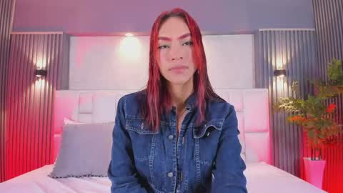 L U N N A online show from May 14, 4:08 am