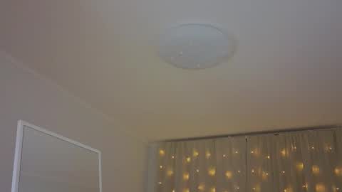 lunoria online show from February 14, 9:22 pm