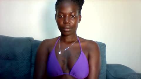 luo_queen online show from April 9, 5:18 am