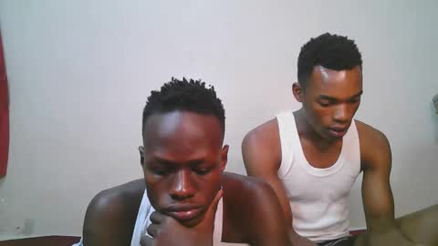 luoislove online show from February 26, 8:30 pm