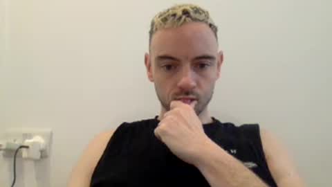 Snapshot of lupine_666 chatting on October 31, 9:10 am Lupine online show from October 31, 9:10 am