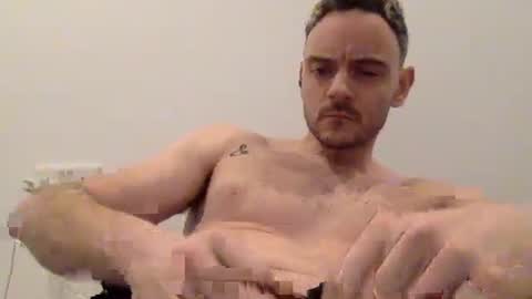 Snapshot of lupine_666 chatting on December 15, 9:19 pm Lupine online show from December 15, 9:19 pm