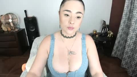 Snapshot of luscious86 chatting on June 23, 8:29 pm PAULINA online show from June 23, 8:29 pm