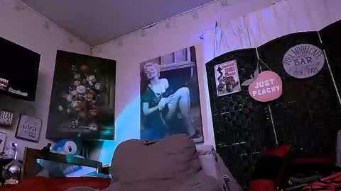 .Clarissa. Follow me on Instagram   miss buns  online show from January 15, 1:05 pm