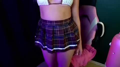 Snapshot of lushlolly chatting on June 15, 4:04 am lushlolly online show from June 15, 4:04 am