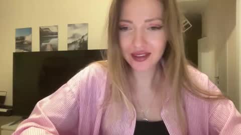 lusiluv online show from October 11, 9:24 pm