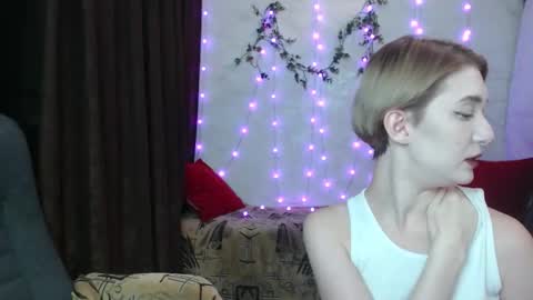 Snapshot of lust444money chatting on November 19, 10:21 pm lust444money online show from November 19, 10:21 pm