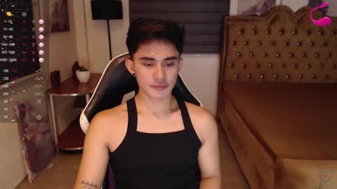 Snapshot of lustdesirex19 chatting on January 29, 1:28 pm David online show from January 29, 1:28 pm