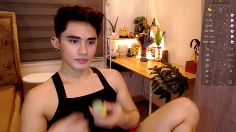 Snapshot of lustdesirex19 chatting on December 4, 6:23 am David online show from December 4, 6:23 am