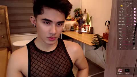 Snapshot of lustdesirex19 chatting on December 5, 6:33 am David online show from December 5, 6:33 am