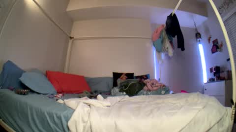LOLA online show from May 3, 4:18 am