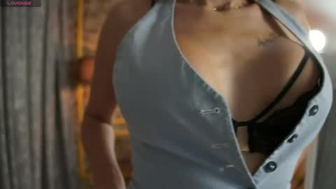 Snapshot of lustfulsin_ chatting on June 10, 6:07 pm Deea And Chris online show from June 10, 6:07 pm