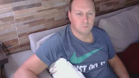 lustonfan online show from April 23, 1:51 am