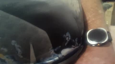 Snapshot of lustybloke44 chatting on December 5, 3:15 am lustybloke44 online show from December 5, 3:15 am