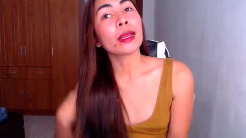 Kendra online show from April 7, 8:42 pm