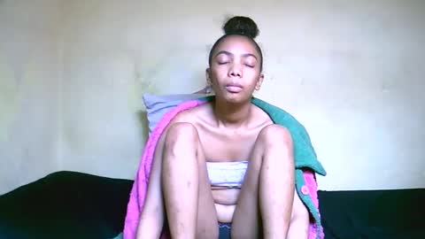 Snapshot of lutchia chatting on September 28, 11:54 pm lutchia online show from September 28, 11:54 pm