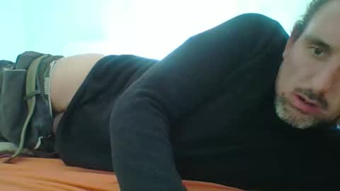 Snapshot of lutin181577185596 chatting on March 5, 12:23 pm lutin181577185596 online show from March 5, 12:23 pm