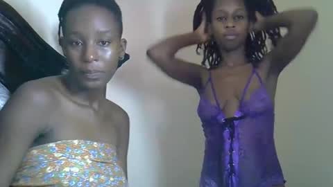 lutino_lovebirds online show from March 6, 9:50 am