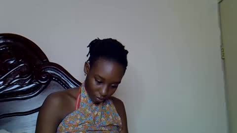 lutino_lovebirds online show from March 16, 8:29 am