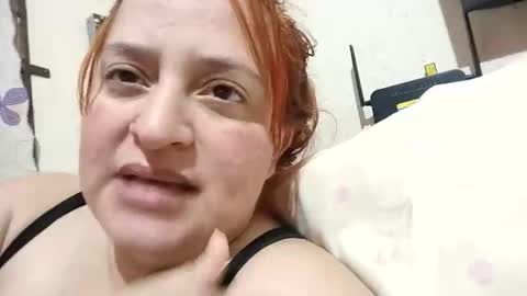 Snapshot of luu__moon chatting on October 26, 2:50 am Laura M  independent model  online show from October 26, 2:50 am