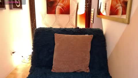 Snapshot of luuciaa_moor chatting on June 23, 9:13 pm Luccia online show from June 23, 9:13 pm