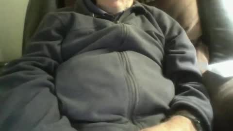 Snapshot of luv269er chatting on December 2, 3:12 am luv269er online show from December 2, 3:12 am