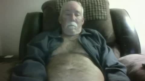 Snapshot of luv269er chatting on December 20, 7:37 am luv269er online show from December 20, 7:37 am