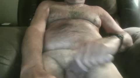 Snapshot of luv269er chatting on March 8, 6:28 am luv269er online show from March 8, 6:28 am