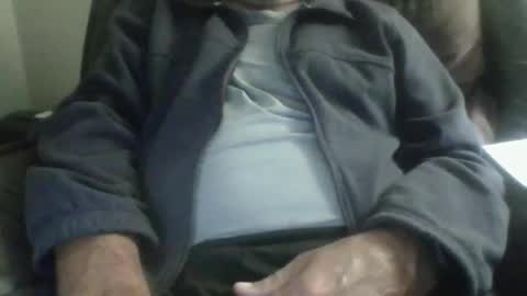 Snapshot of luv269er chatting on March 16, 5:44 am luv269er online show from March 16, 5:44 am