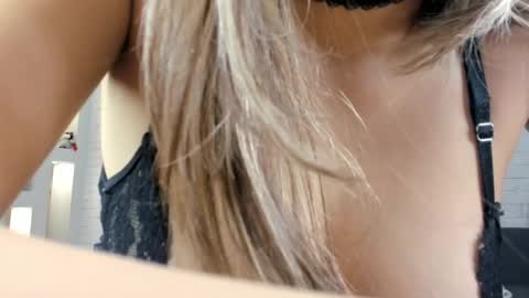 Snapshot of luv_yuna chatting on March 7, 1:24 am Yuna online show from March 7, 1:24 am