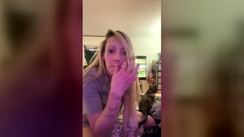 Hypnotic9786 online show from April 2, 11:46 pm