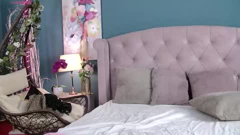 Snapshot of luviahhhh chatting on June 10, 10:58 am Luviahh online show from June 10, 10:58 am