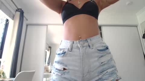 Livvyy online show from January 9, 2:33 am